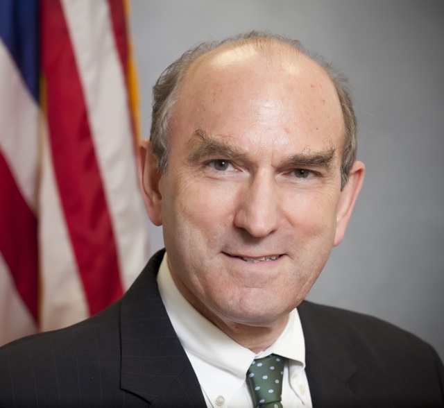 Elliott Abrams: Trump no va a perder en su puja militar en el mar Caribe