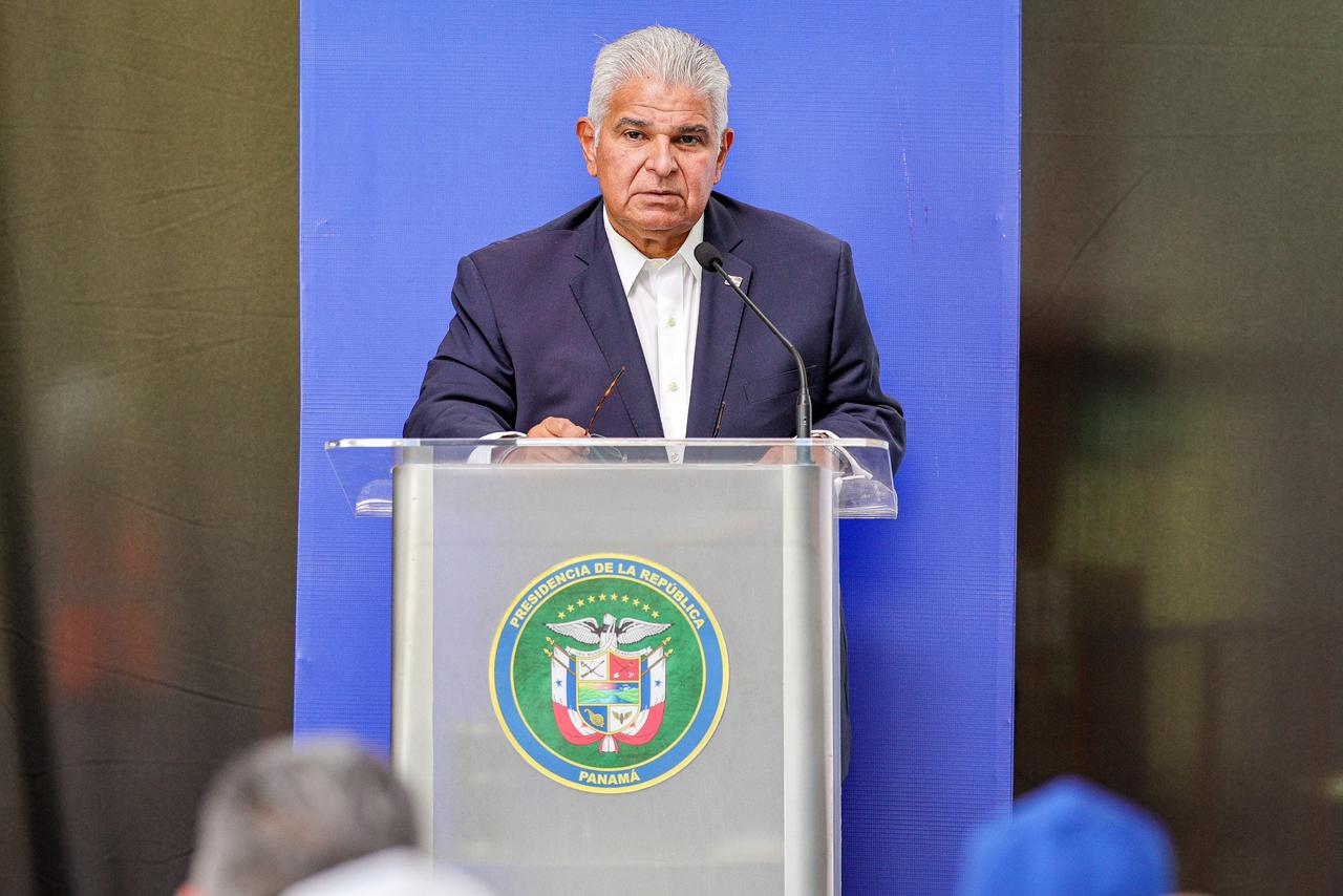 Panamá sigue con cautela la tensión entre EE UU y Venezuela, afirma Mulino