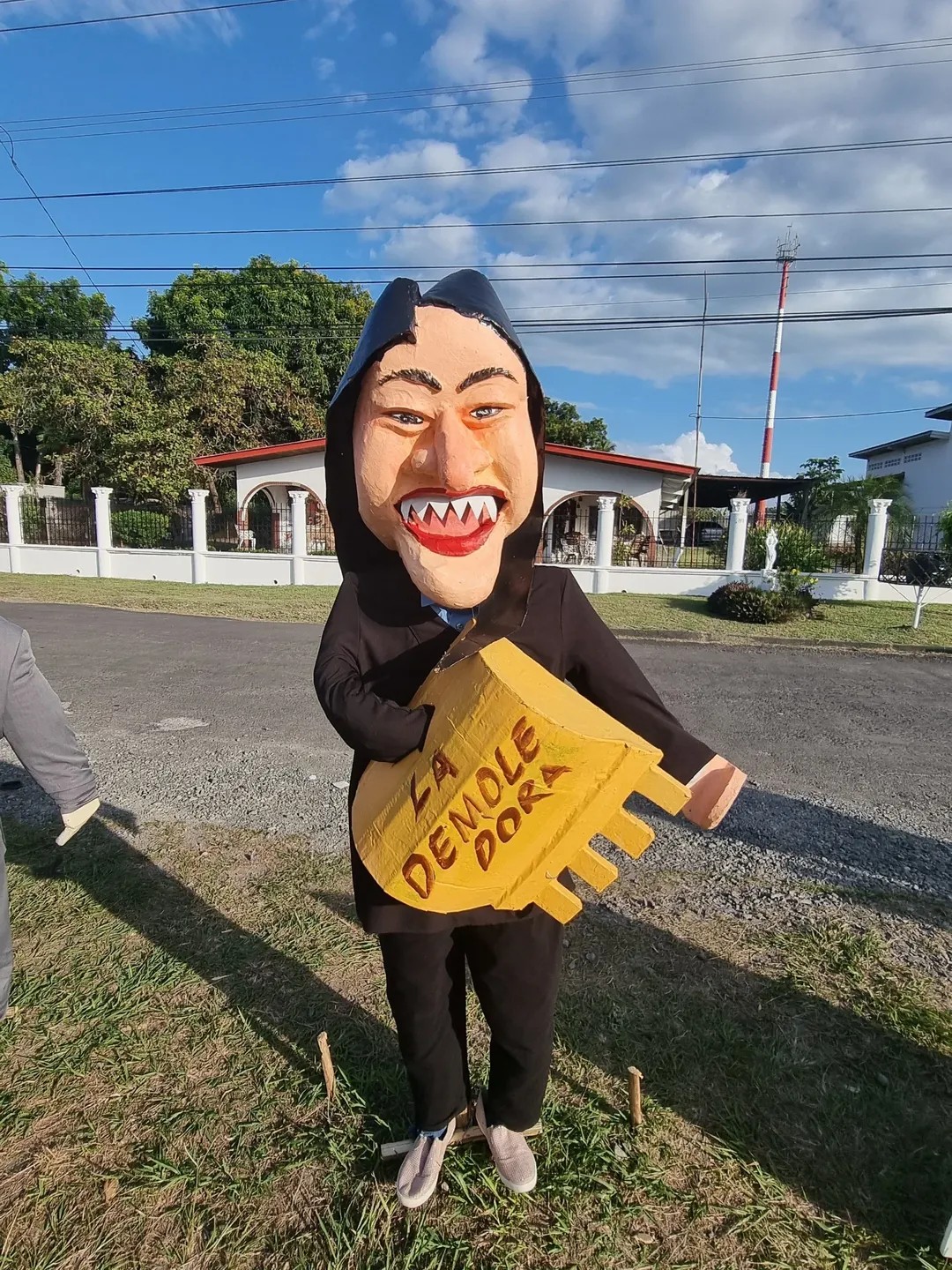 Muñeco de Año Viejo en Chame recrea polémica figura de la alcaldesa de Arraiján