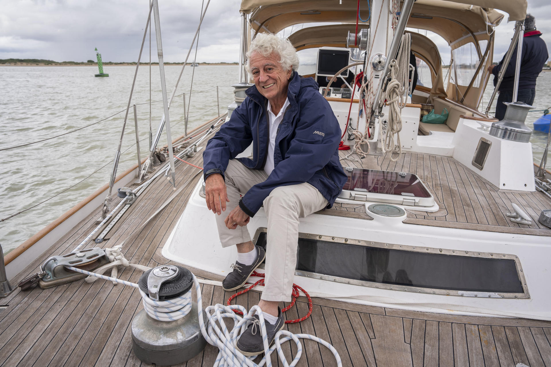 Velero El Fénix zarpa desde Sanlúcar para recrear la primera vuelta al mundo de Elcano