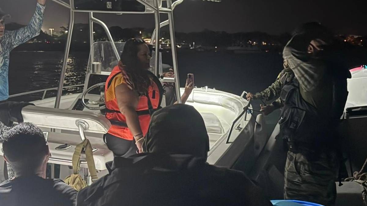 Rescatan a seis personas tras desperfecto mecánico de embarcación cerca de isla Flamenco