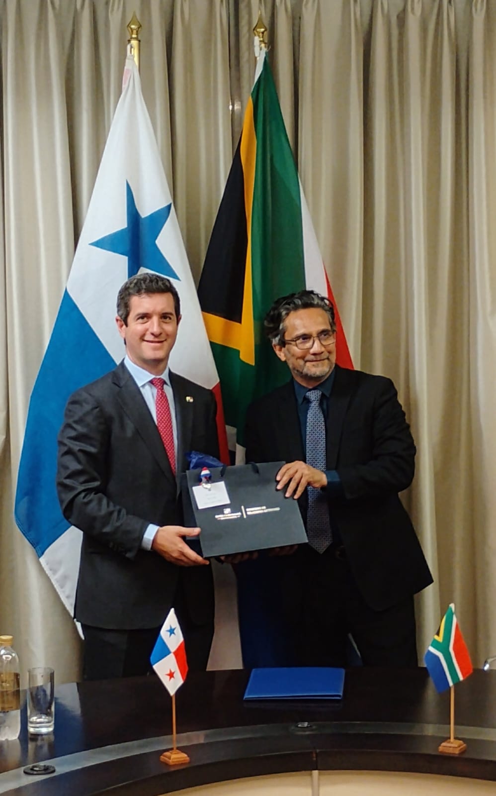 Sudáfrica y Panamá impulsan en Pretoria intercambio comercial y logístico