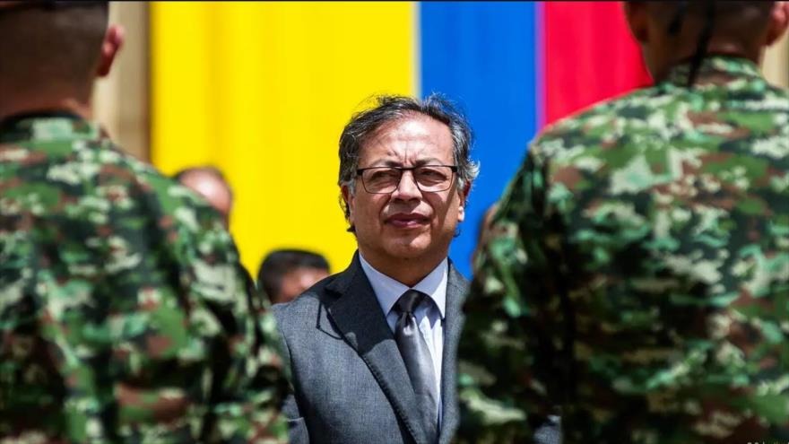 Petro anuncia cambios en cúpula militar colombiana en plena tensión con EE UU