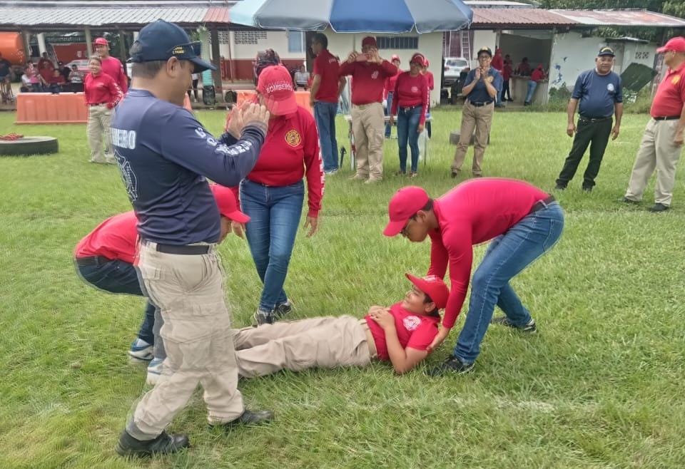 Bomberos fortalecen liderazgo juvenil a través de brigadas en Chiriquí