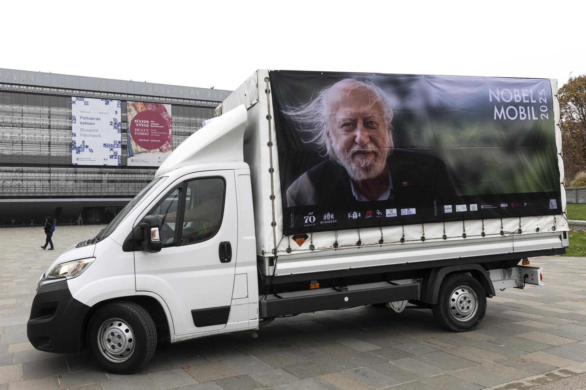 Budapest y el camión literario de László Krasznahorkai que recorre la ciudad