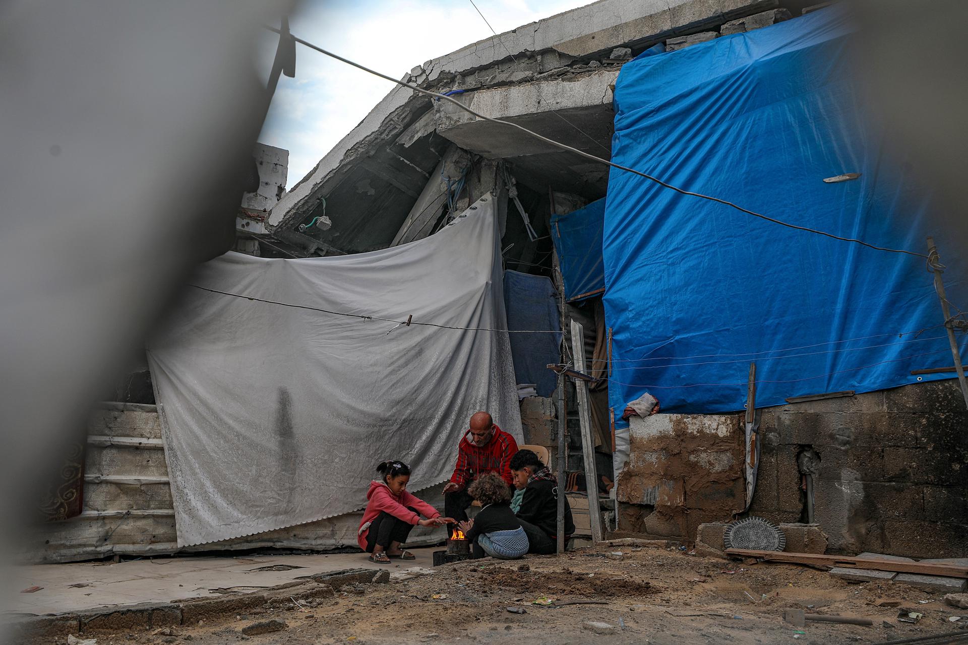 Muere una bebé de ocho meses de frío en el sur de Gaza