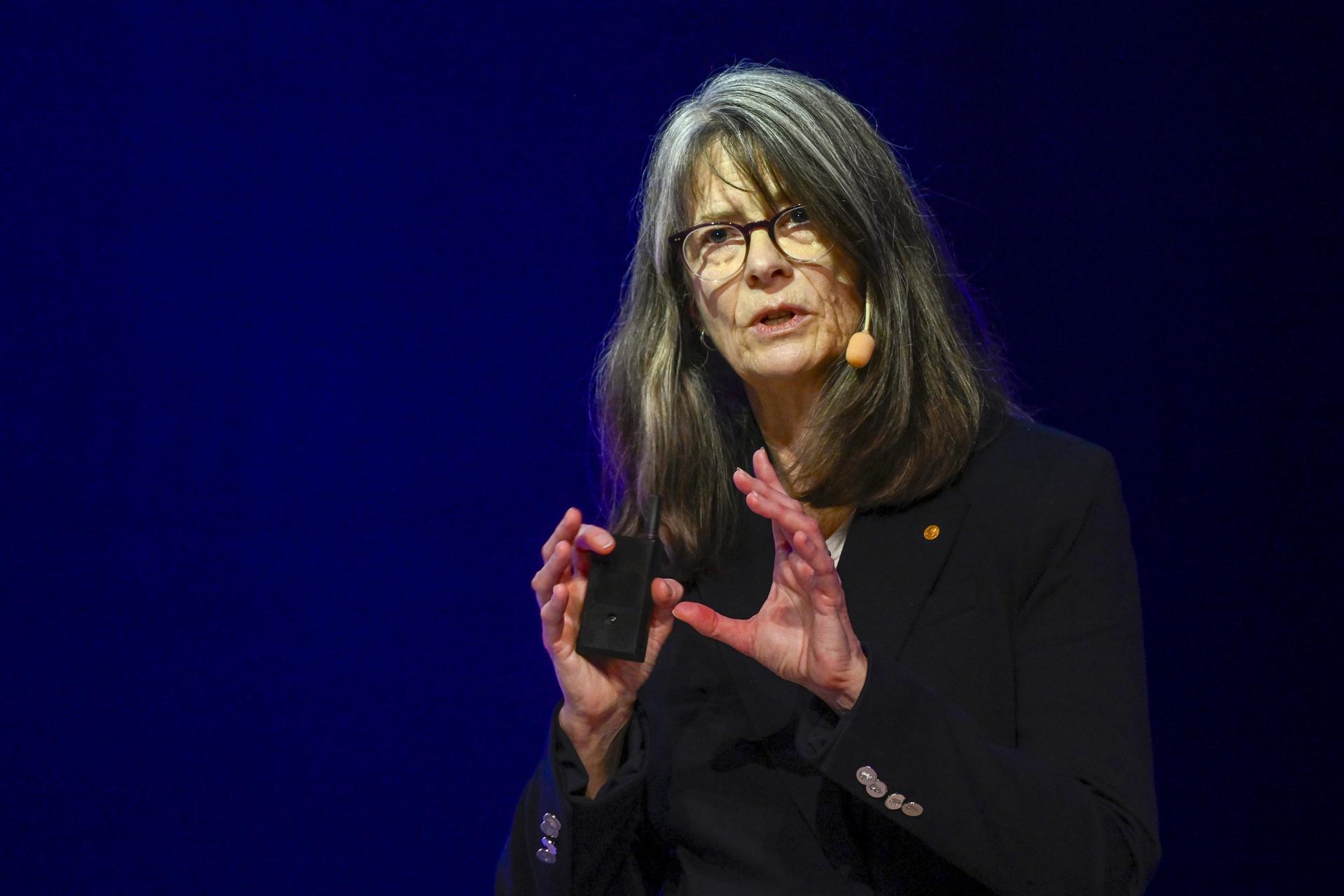 Ceremonia del Nobel en Estocolmo tendrá 12 hombres y una sola mujer sobre el escenario