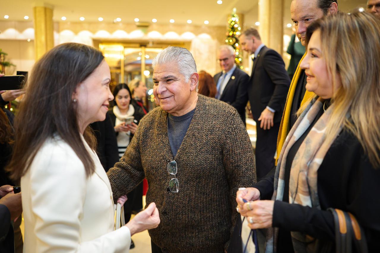 Machado agradece el apoyo "extraordinario" de Panamá, en reunión con el presidente Mulino 