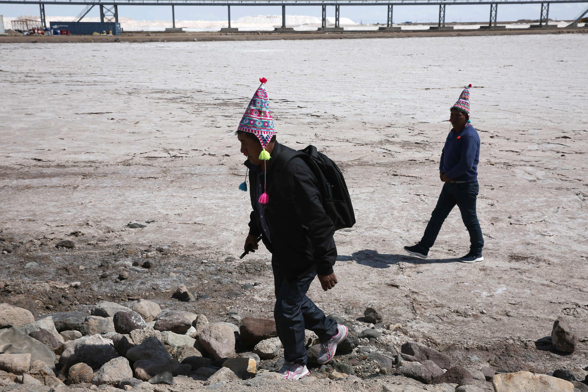 Comunidades indígenas piden al gobierno estudio ambiental para explotar litio en Bolivia