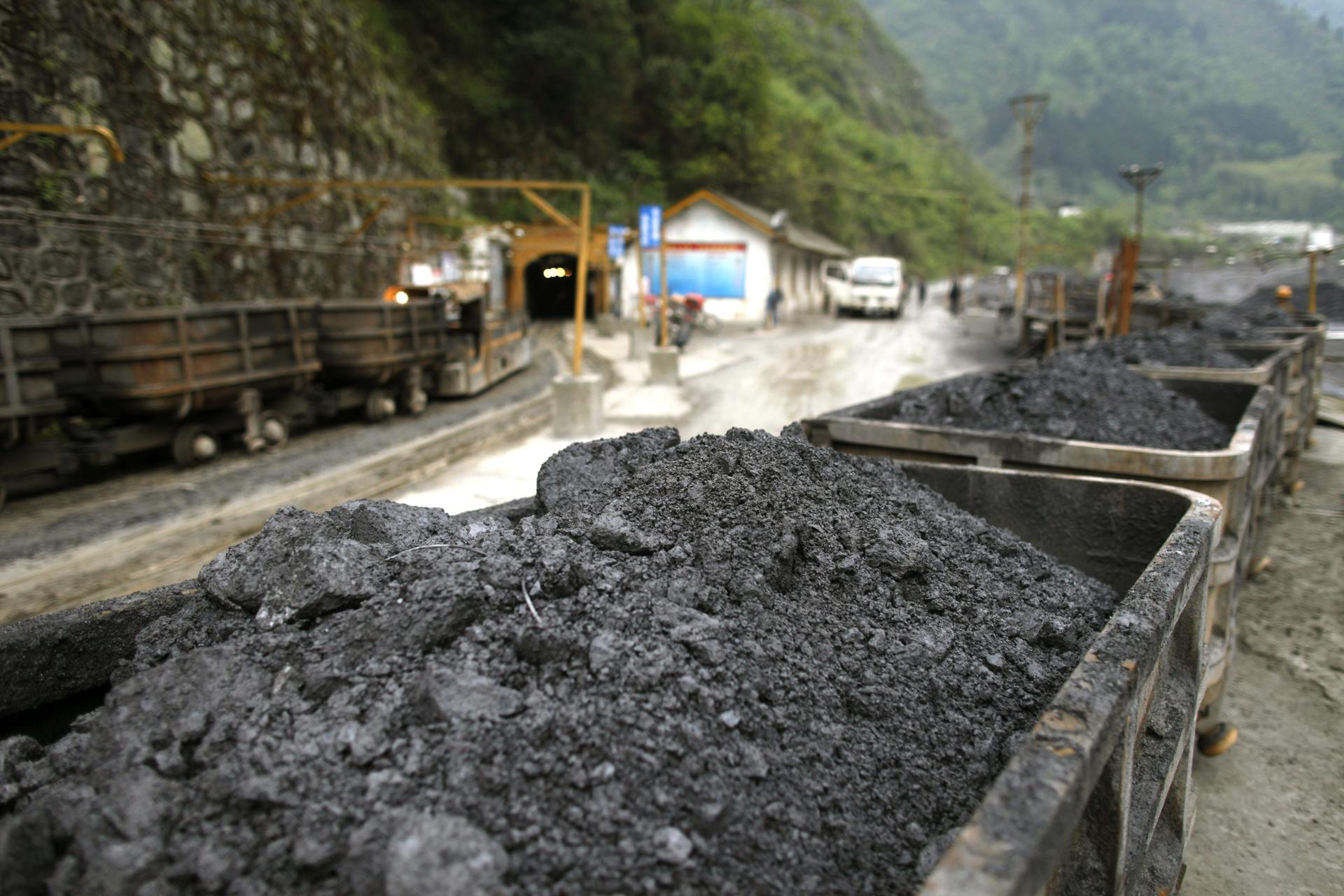 Bruselas propone compras y reservas conjuntas de materias primas ante la presión de China