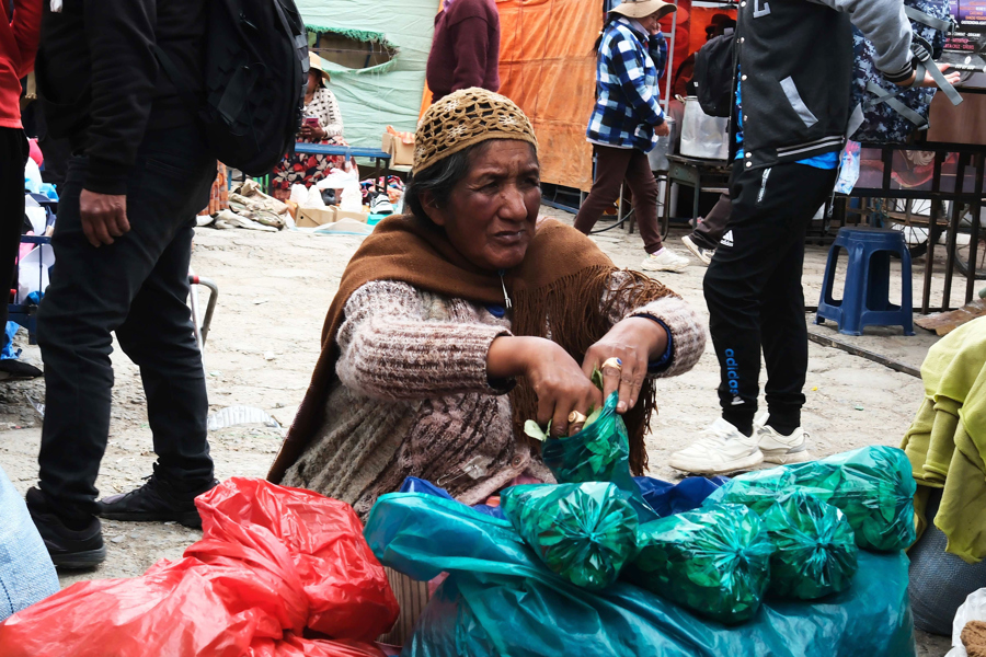 Más del 70% de las mujeres en Bolivia trabaja en la informalidad