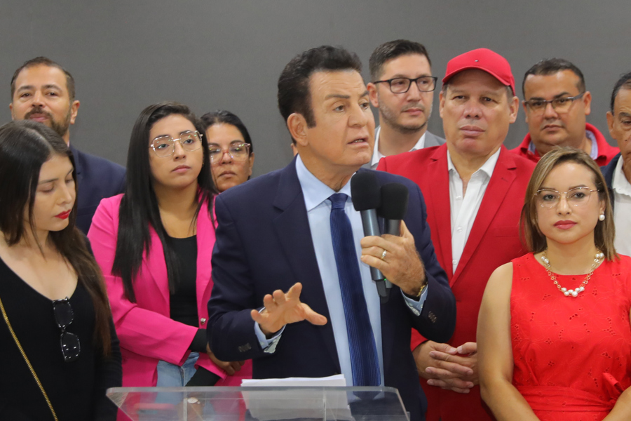 El excandidato presidencial Salvador Nasralla insiste en el recuento de votos en Honduras