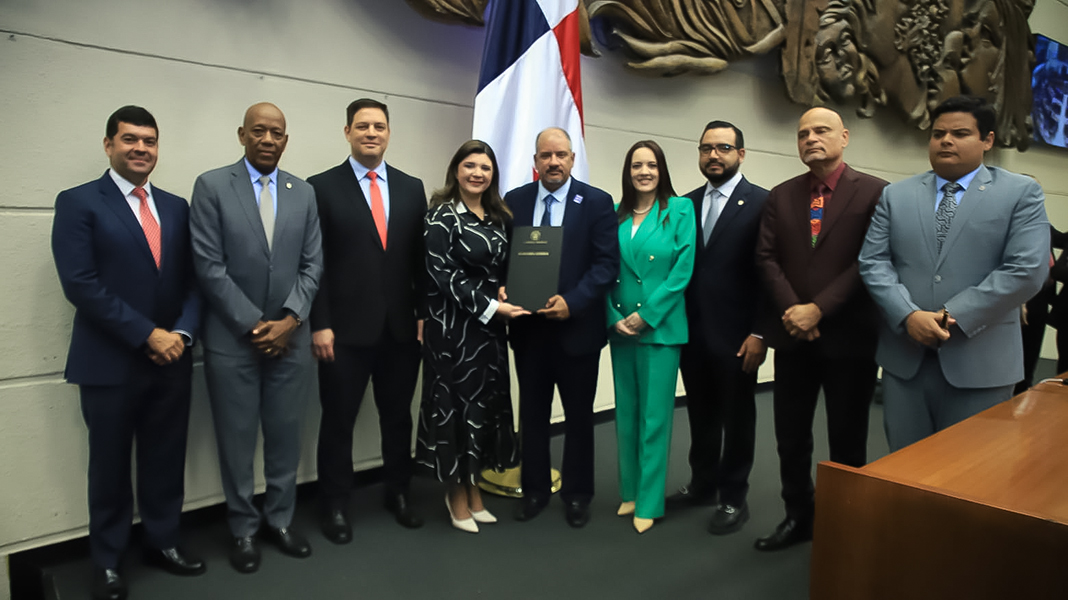 Diputados aprueban programa de pasantías que abrirá puertas al empleo juvenil