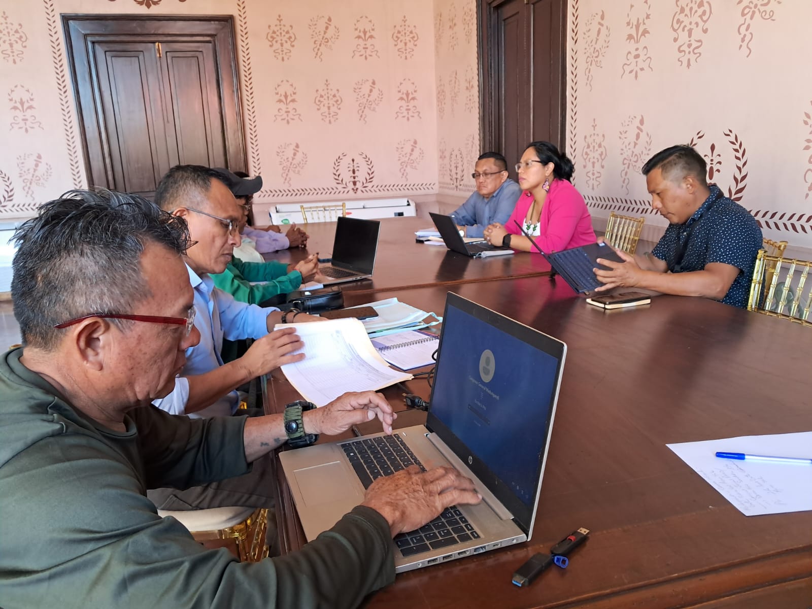 Autoridades de Madungandí revisan avances de proyectos de $85 millones en salud y educación