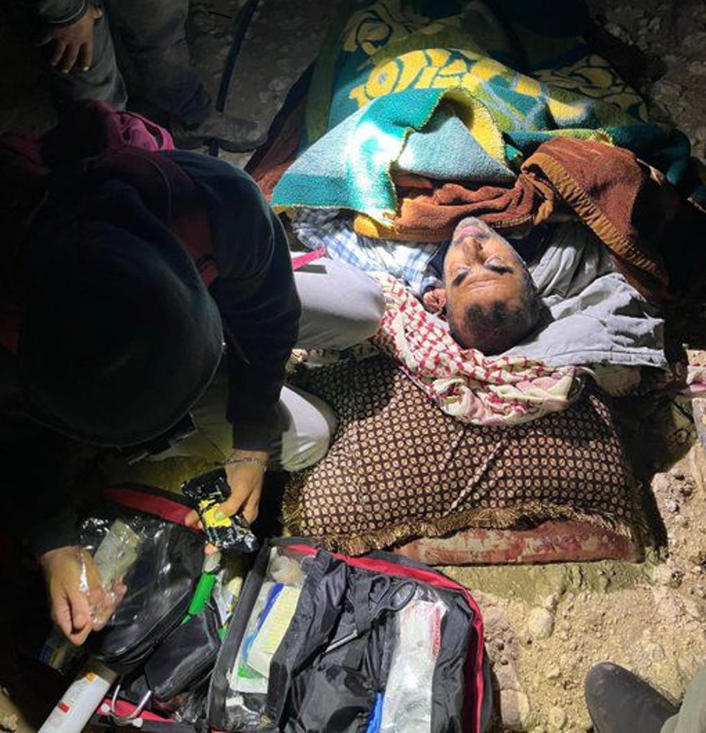 Colonos incendian viviendas y atacan una comunidad beduinas en Jerusalén