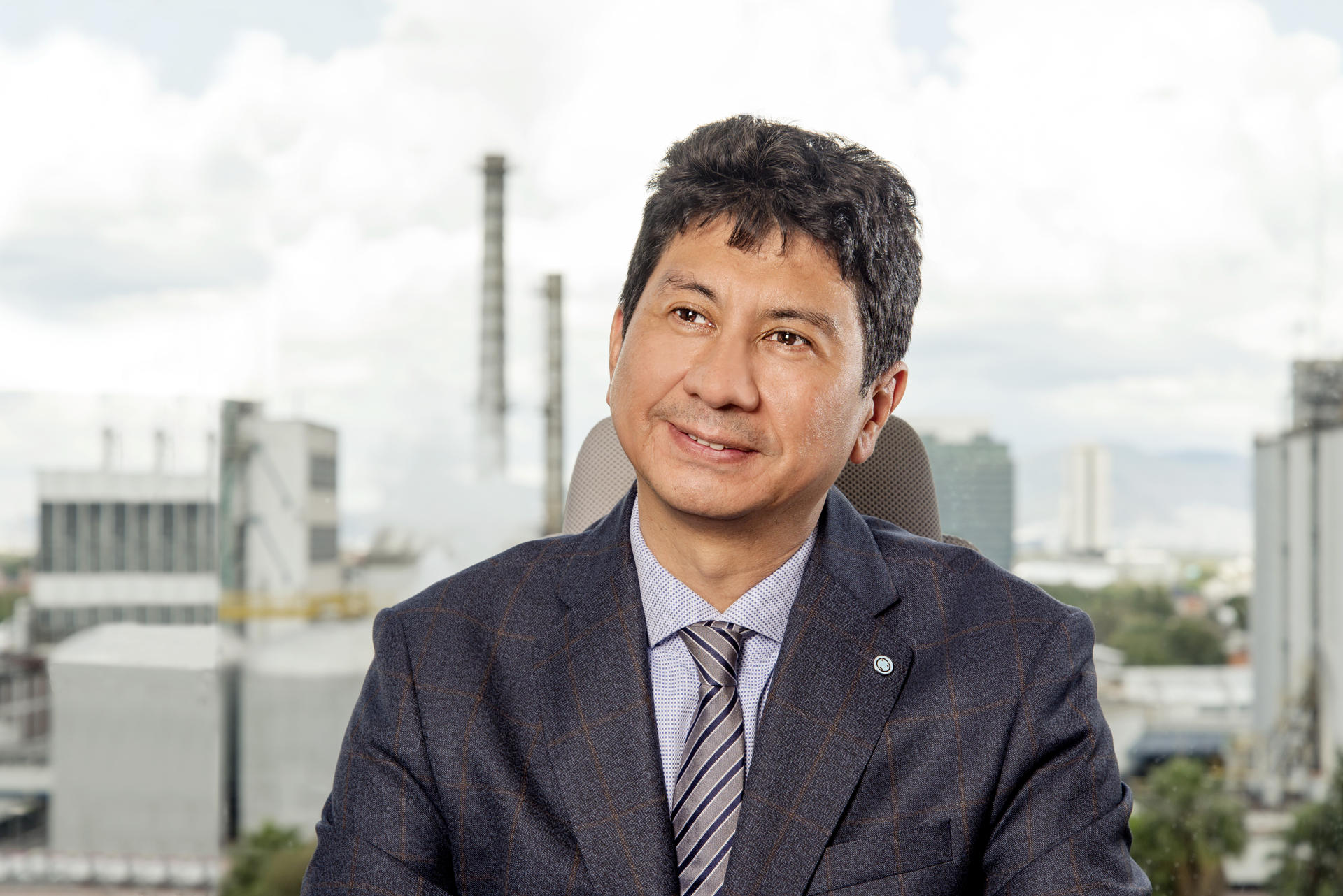 Estudios de posgrado elevan hasta 83% los ingresos y reducen riesgo de desempleo