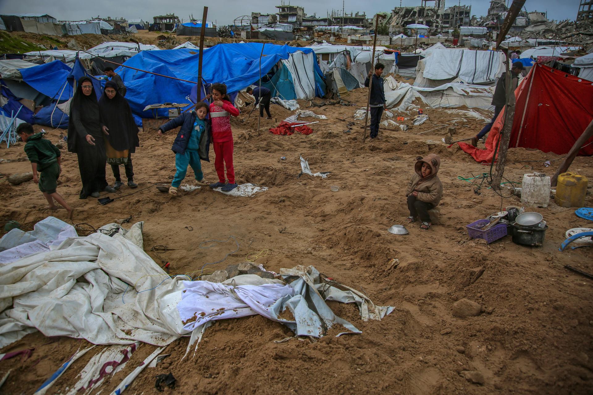 Cuatro palestinos mueren a causa del fuerte temporal que asola Gaza