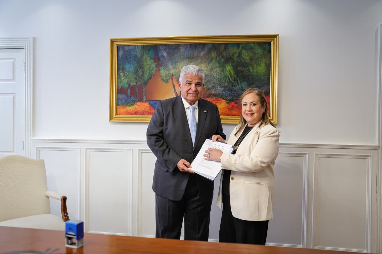 Mulino presenta su Declaración Jurada de Intereses ante la ANTAI