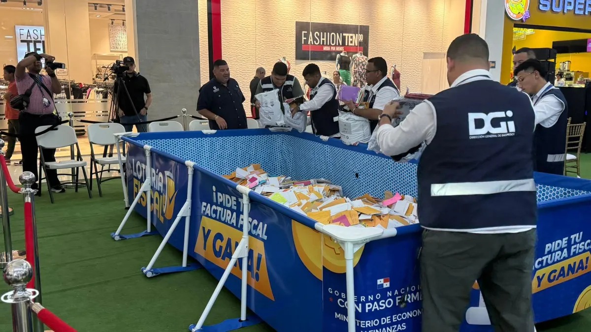 Lotería Fiscal repartió $330,000 entre 75 contribuyentes