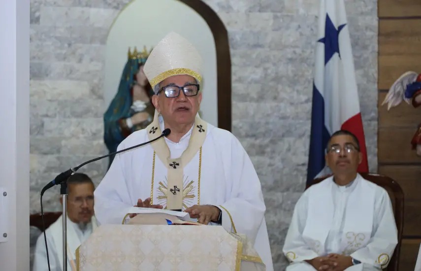 Monseñor Ulloa pide a seminaristas vivir una fe auténtica y misionera