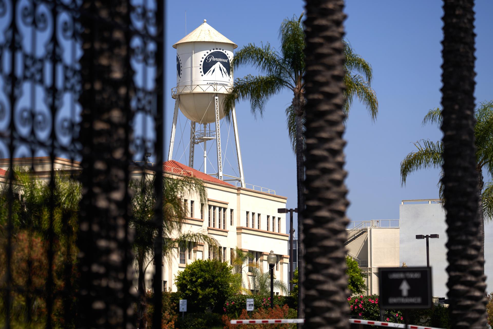 Warner rechaza la última oferta de Paramount y apuesta por la fusión con Netflix