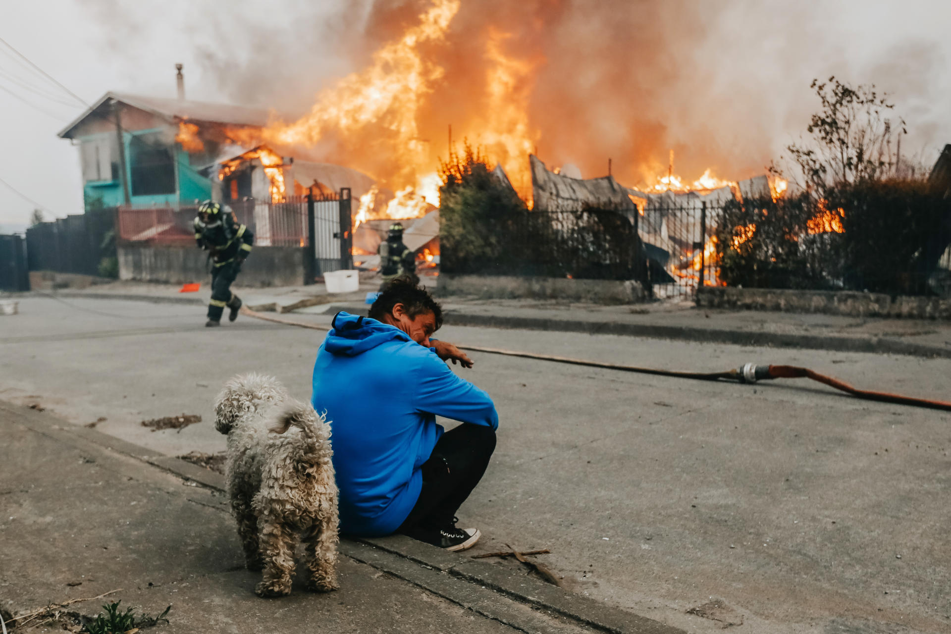 Chile declara estado de catástrofe por devastadores incendios forestales que han dejado 18 muertos