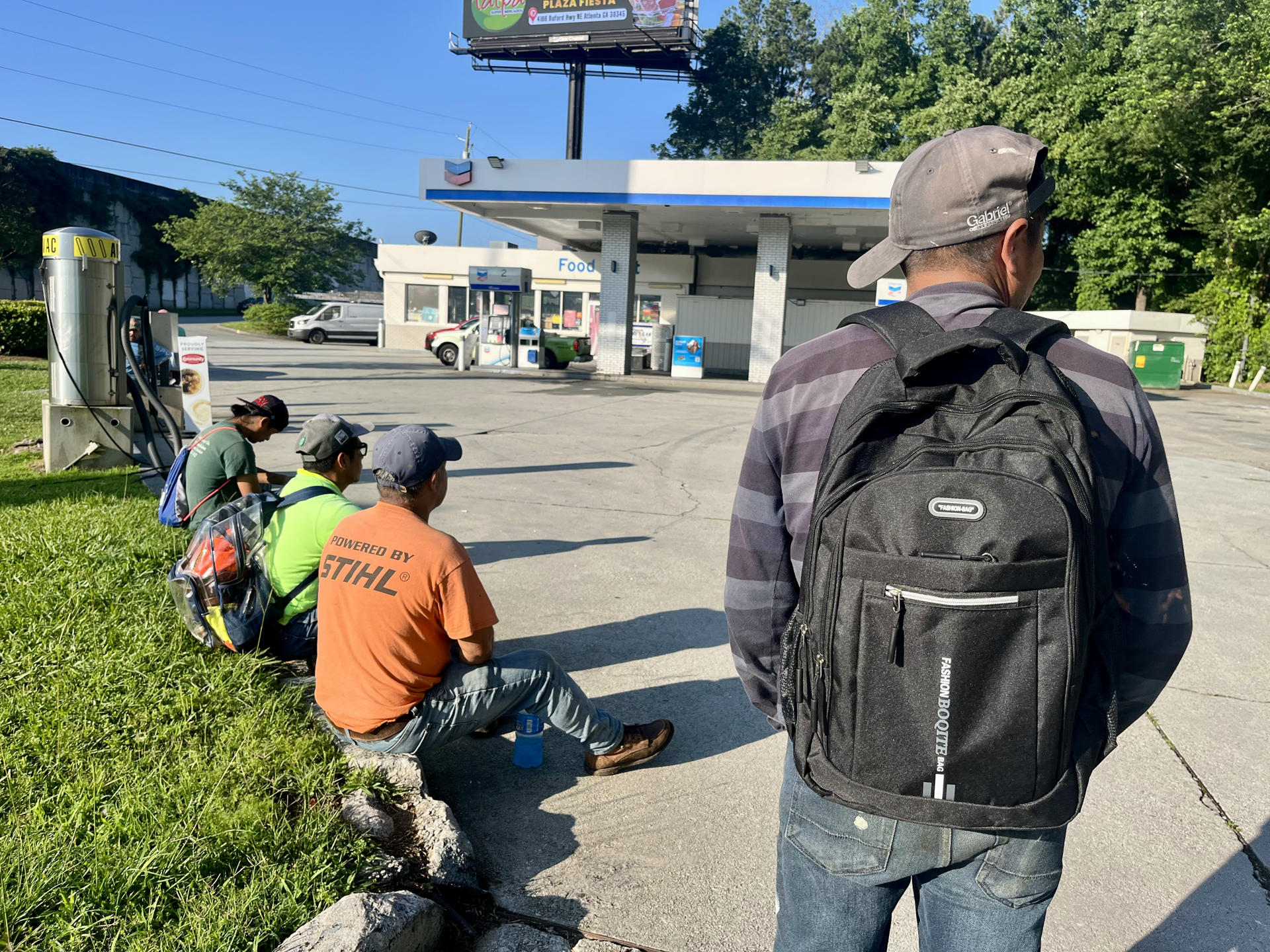 EE UU aumenta a $2,600 el incentivo para que migrantes irregulares se autodeporten