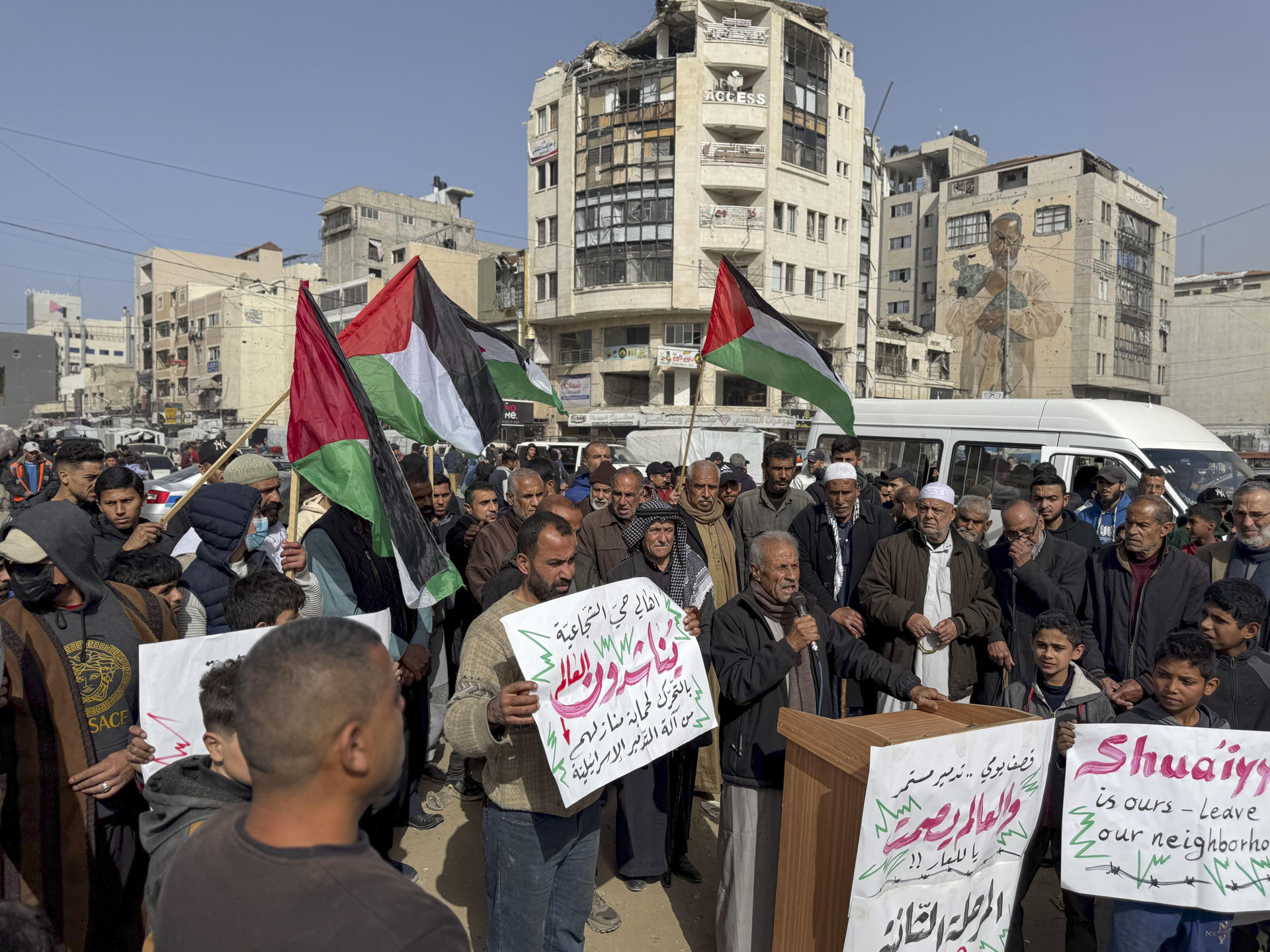 Gazatíes se manifiestan por un alto al fuego "real" y poder regresar a sus casas