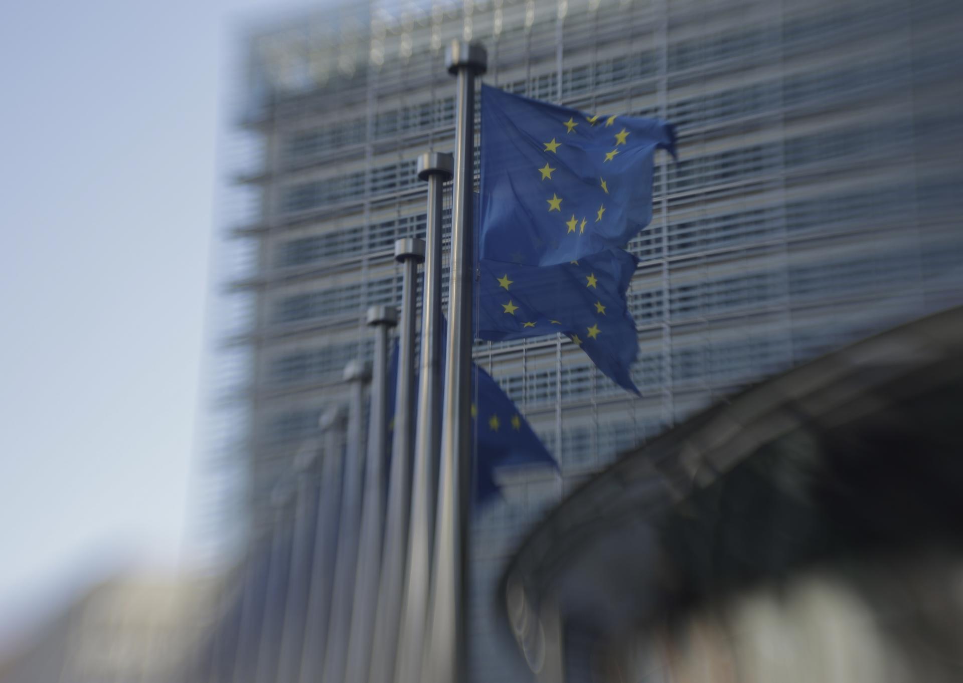 Europa estudia castigar a EE UU con aranceles por $155,000 millones