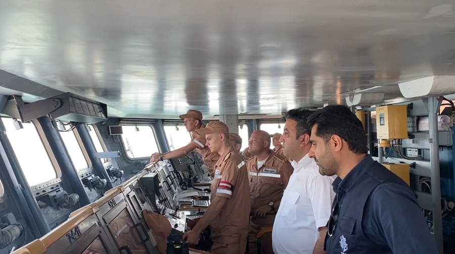 Rusia e Irán celebran ejercicios navales en el golfo de Omán Golfo de Omán, 18 feb (EFE).- Rusia e Irán celebraron el martes ejercicios navales conjuntos en el golfo de Omán, informó la Flota del Báltico.  "Miembros de la Armada de Rusia e Irán practicaron maniobras conjuntas”, señala un comunicado citado por la agencia Interfax.  De parte de Rusia en los ejercicios participó la corbeta Stoiki, precisó la nota.  IMÁGENES CEDIDAS POR EL MINISTERIO DE DEFENSA RUSO ESTE MIÉRCOLES DE LOS EJERCICIOS NAVALES CONJUNTOS ENTRE RUSIA E IRÁN EN EL GOLFO DE OMÁN DEL 17 DE FEBRERO DE 2026. 