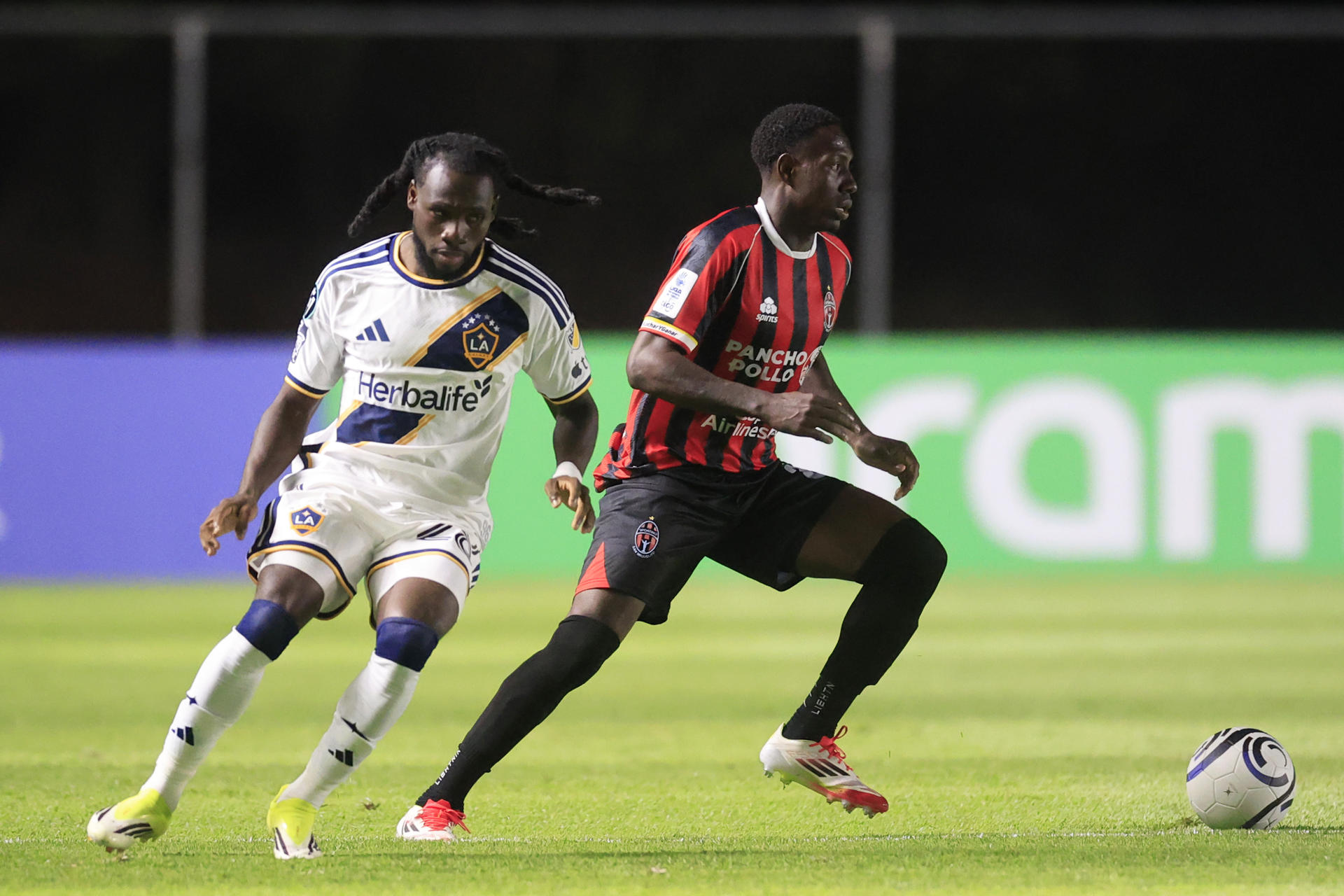 Sporting San Miguelito rescata empate ante LA Galaxy y deja abierta la serie en CONCACAF