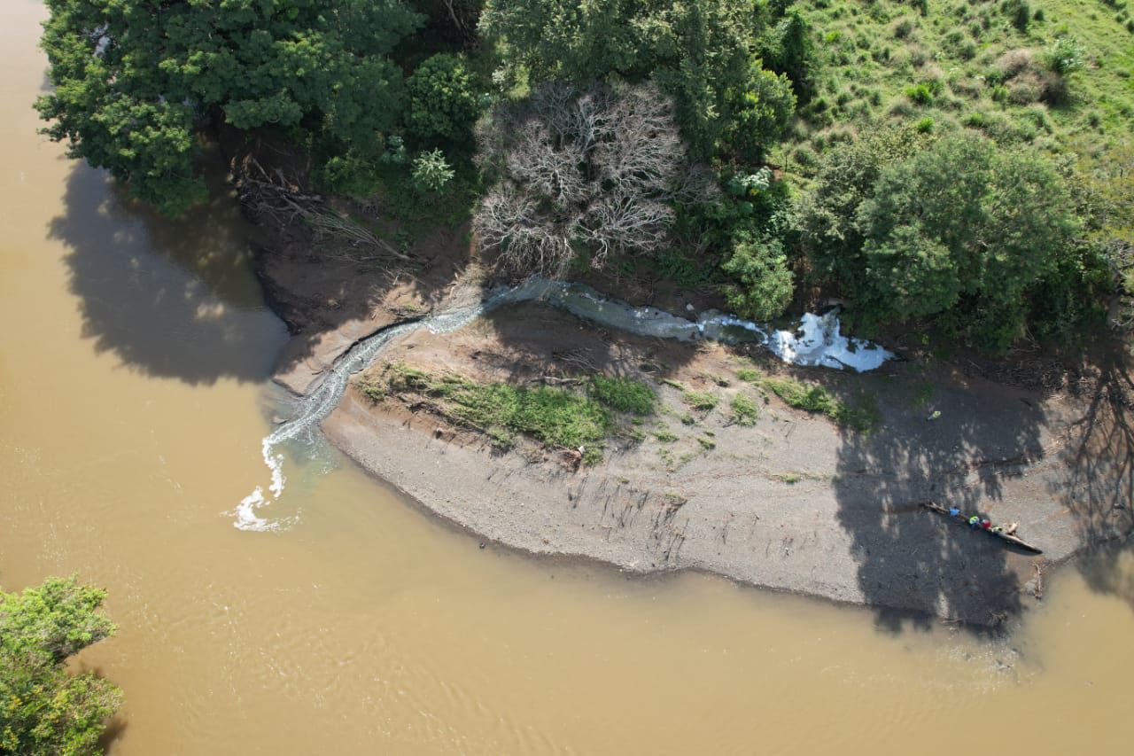 MIAMBIENTE cobra multa a Campos de Pesé por contaminación al río La Villa