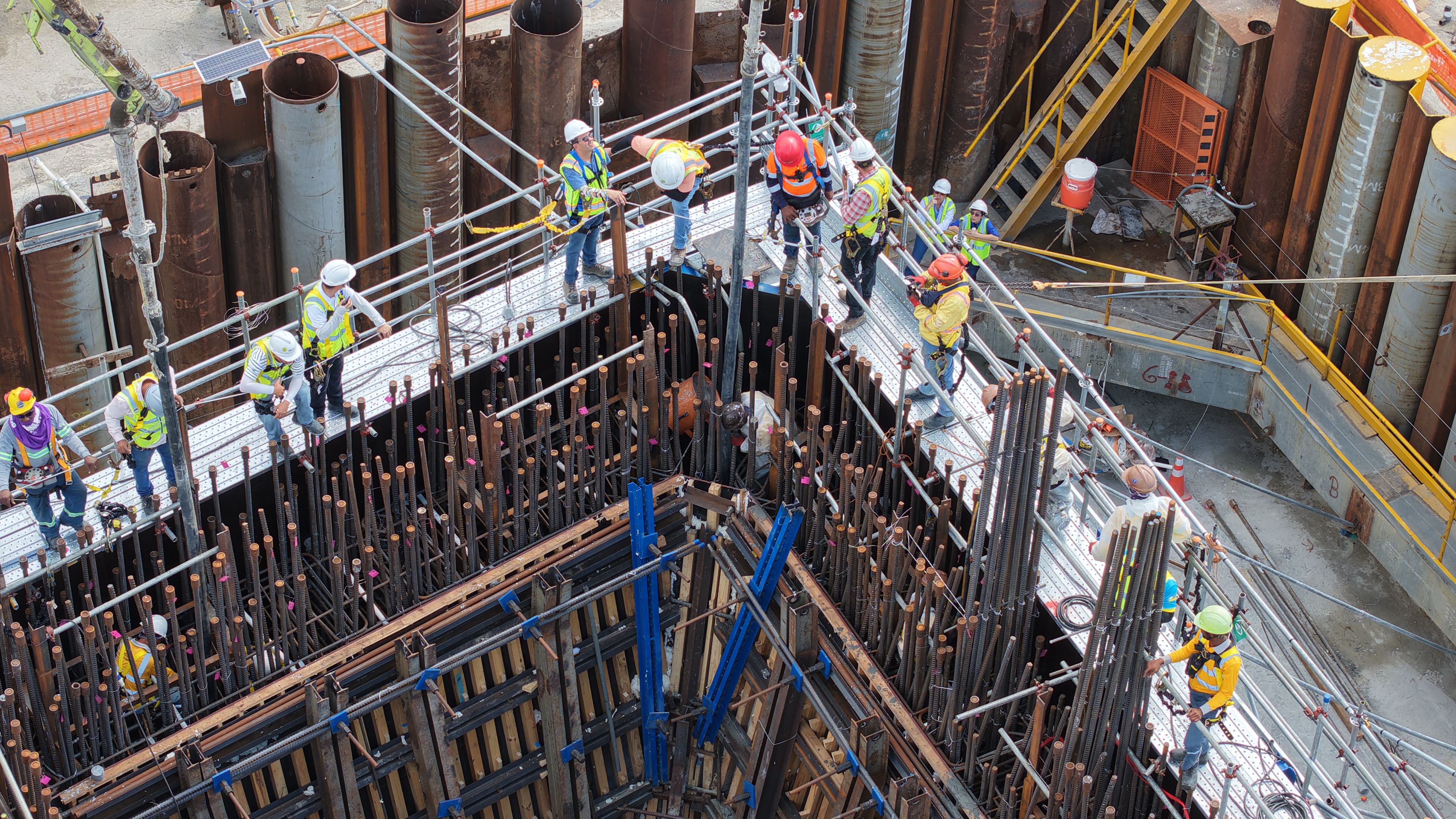 Cuarto puente sobre el Canal alcanza hito con vaciado en la Torre Este