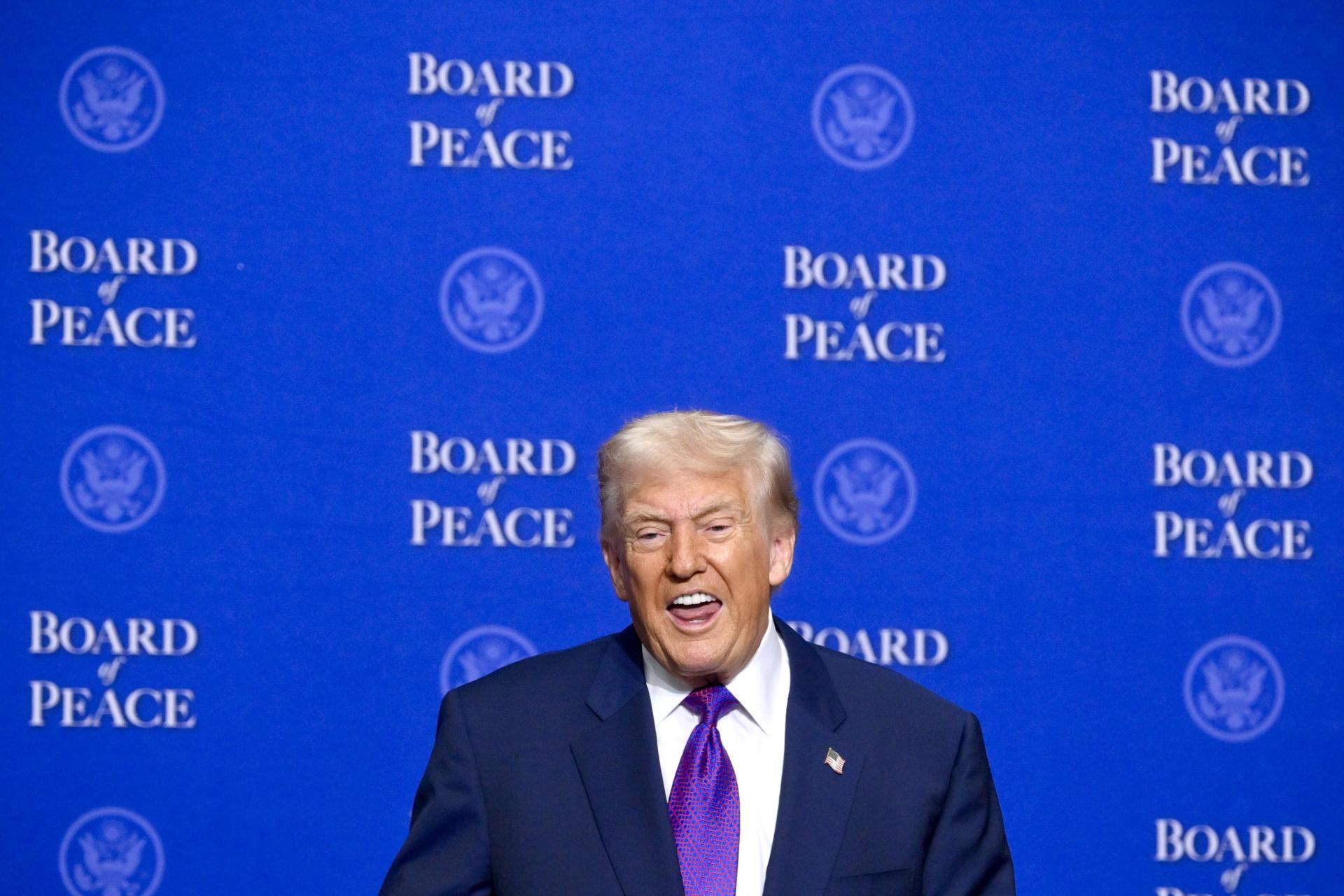 Trump anuncia que EE UU aportará $10,000 millones a su Junta de Paz