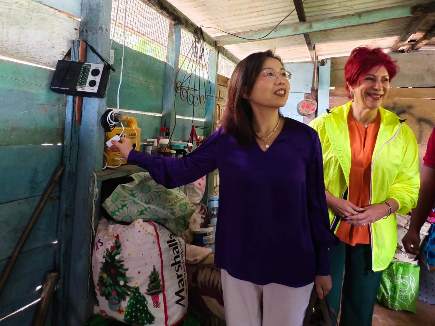 China defenderá los "derechos legítimos" de Panamá Ports, advierte embajadora Xu