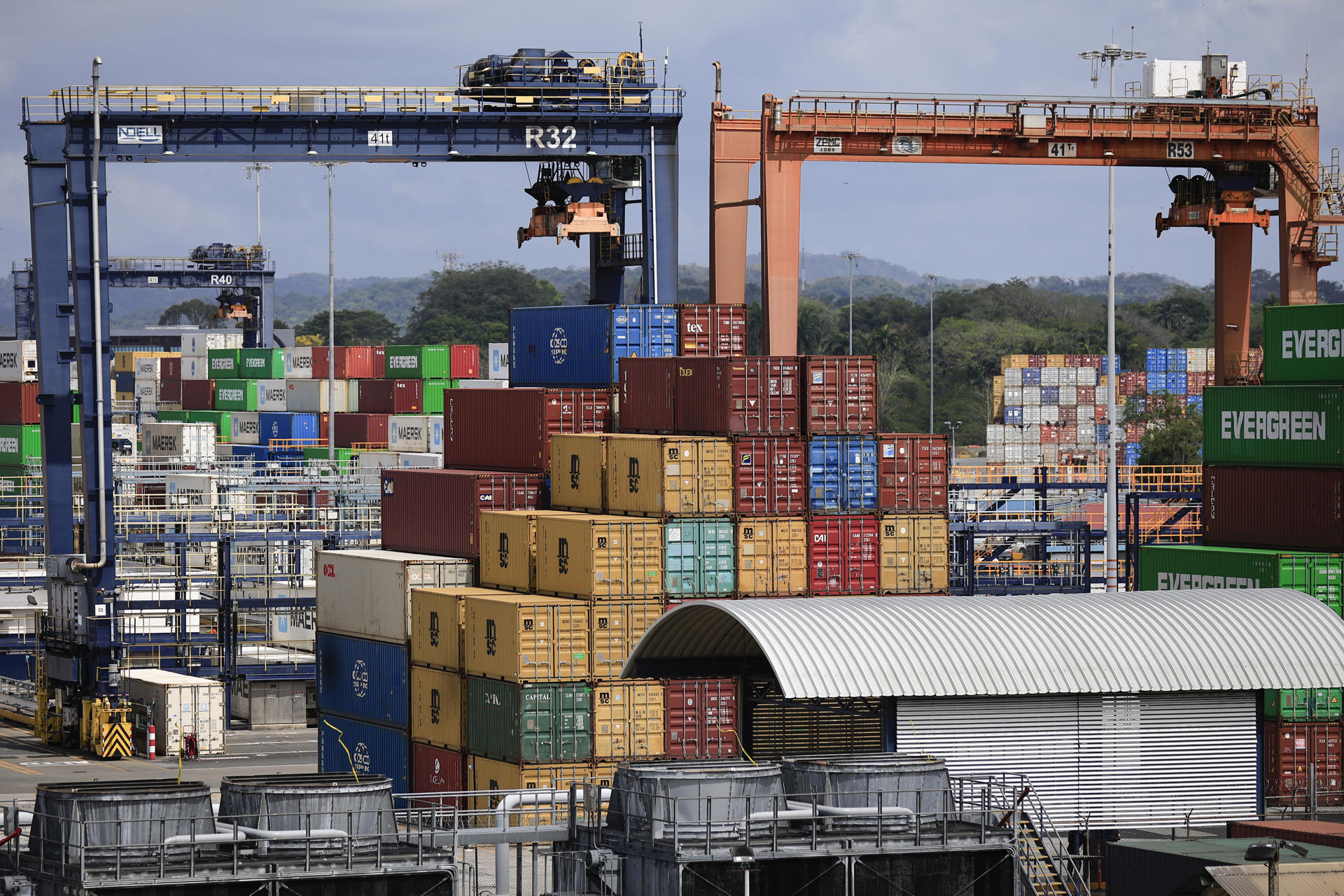 Gobierno de Hong Kong expresa su "firme protesta" tras la pérdida de puertos en Panamá