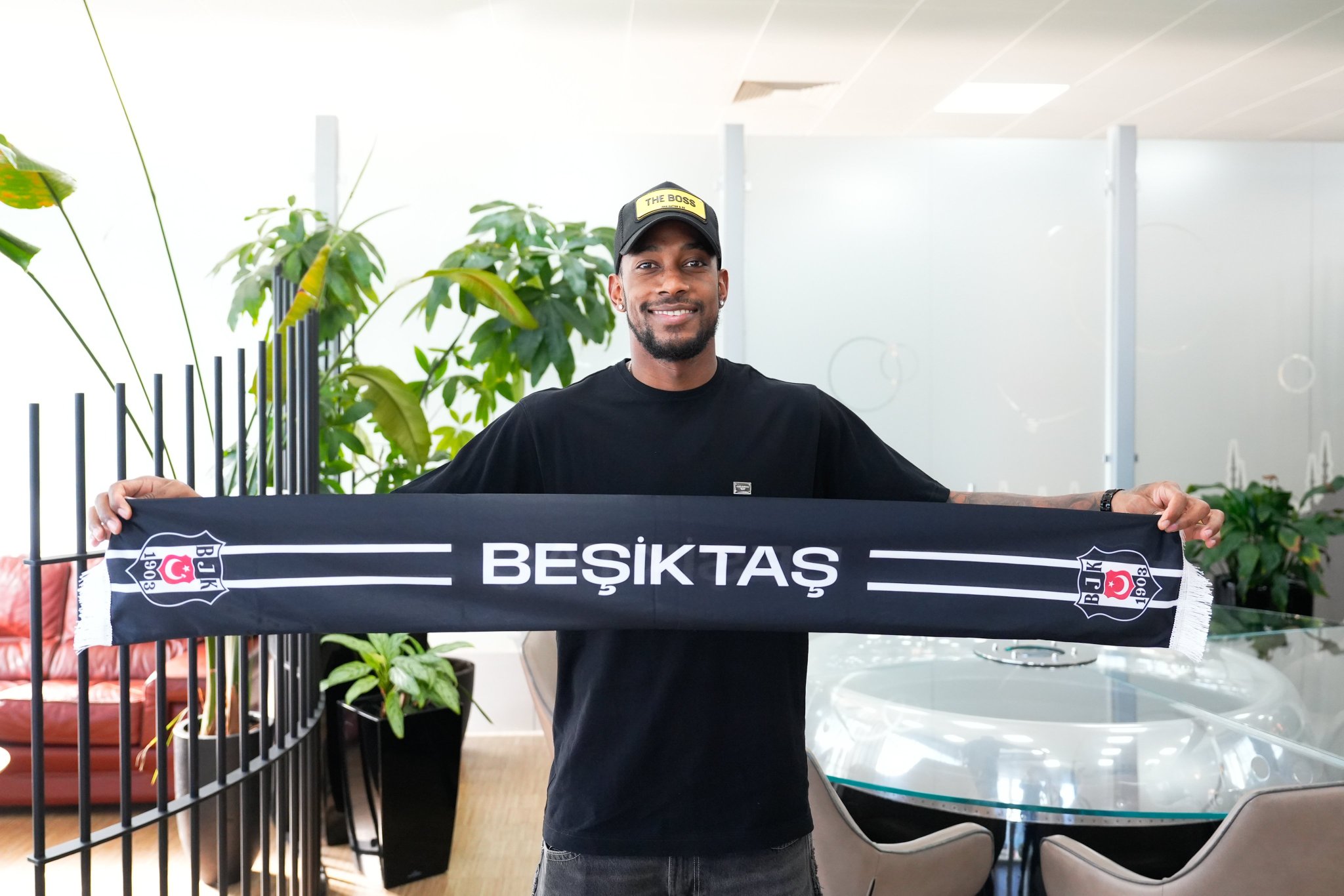 Michael Murillo llega a Estambul para cerrar su fichaje con el Besiktas