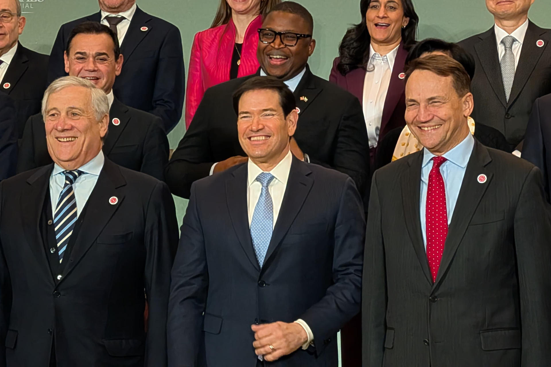 EE UU busca crear bloque comercial sobre minerales para competir con China