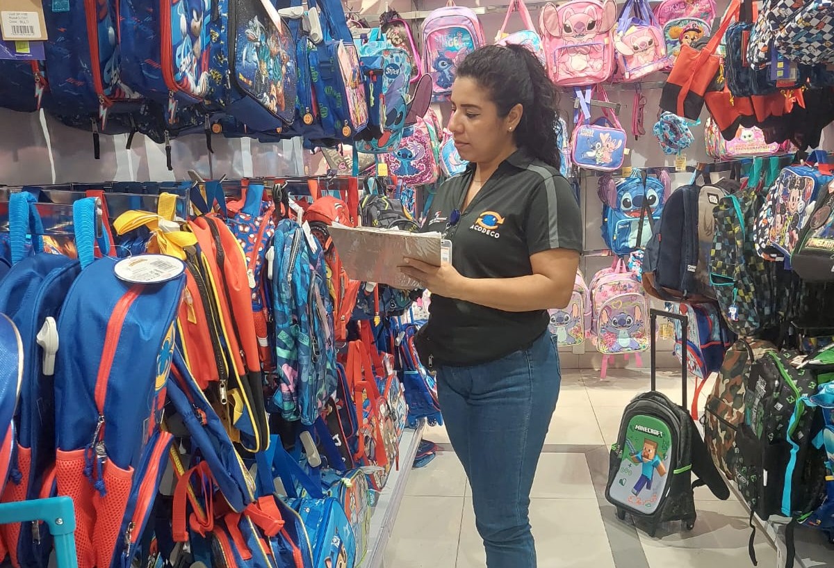 ACODECO realiza primer monitoreo de precios de útiles y uniformes escolares
