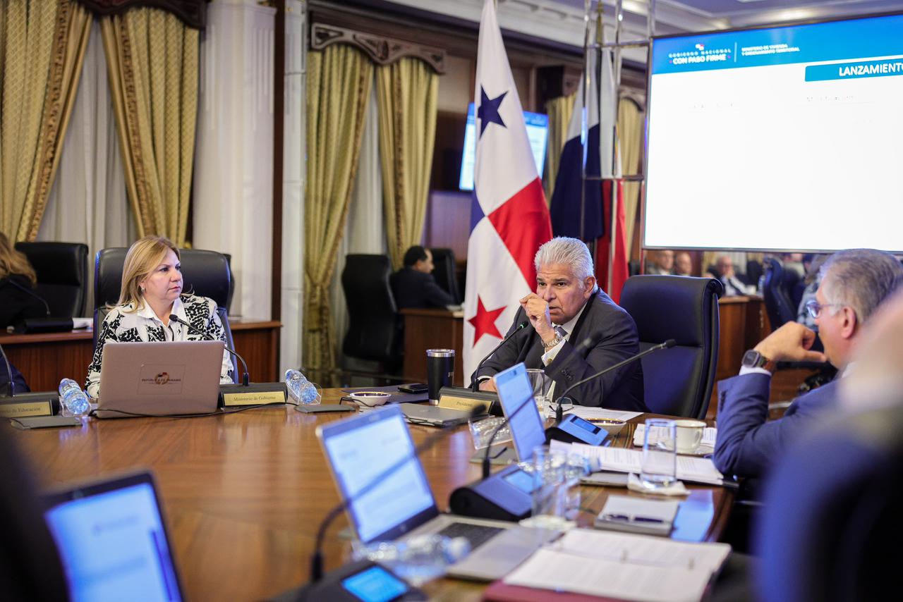 Consejo de Gabinete autoriza prórroga del contrato de telefonía fija estatal