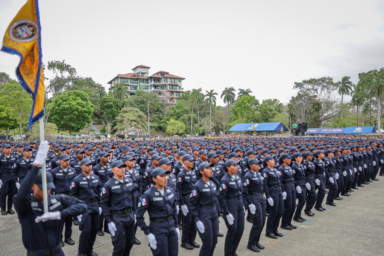 Panamá incorpora 1,386 nuevos agentes a la Fuerza Pública