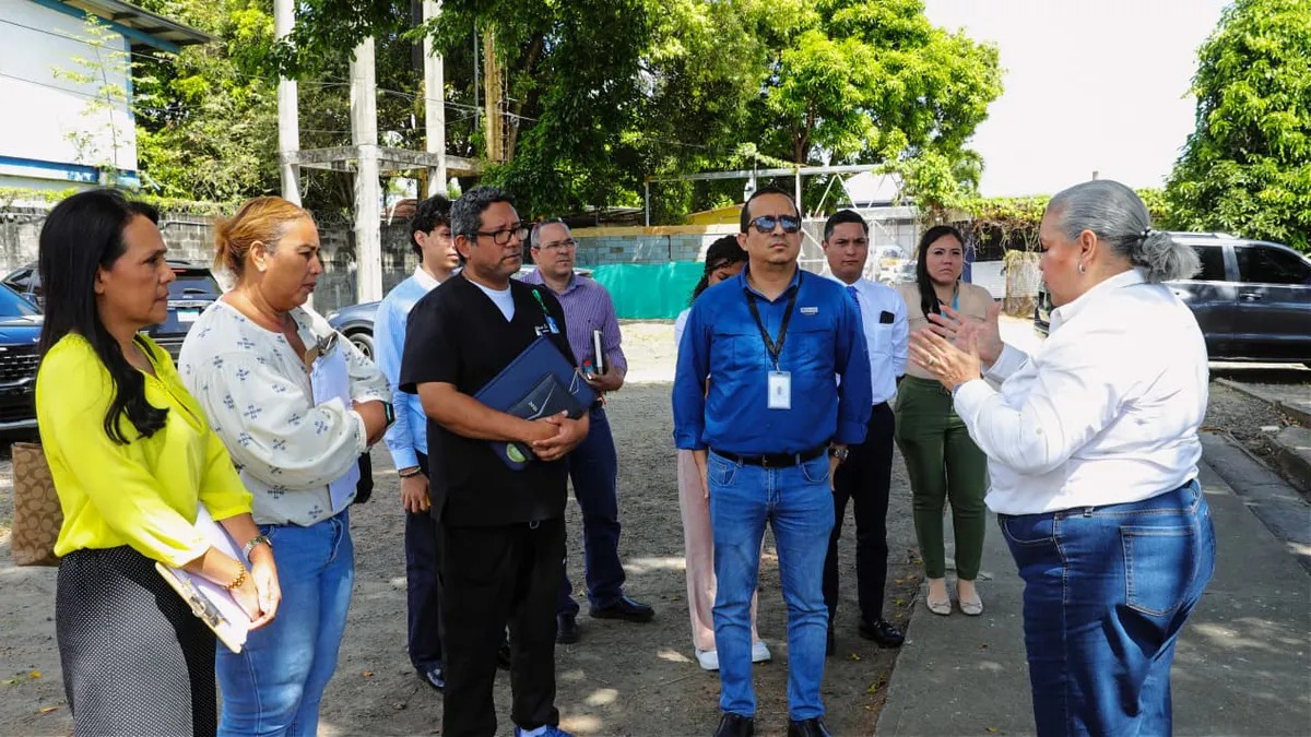 Ministra Carles inspecciona Centro de Atención de Tocumen tras denuncias