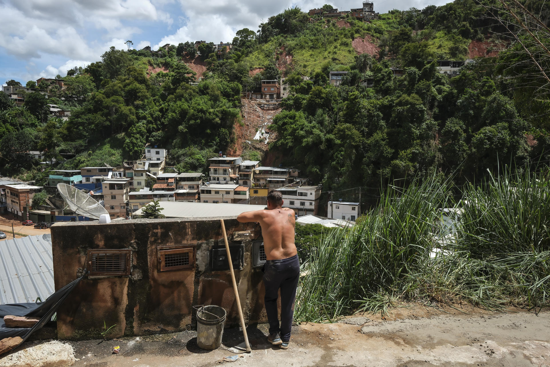 Suben a 59 las muertes por lluvias torrenciales en Brasil