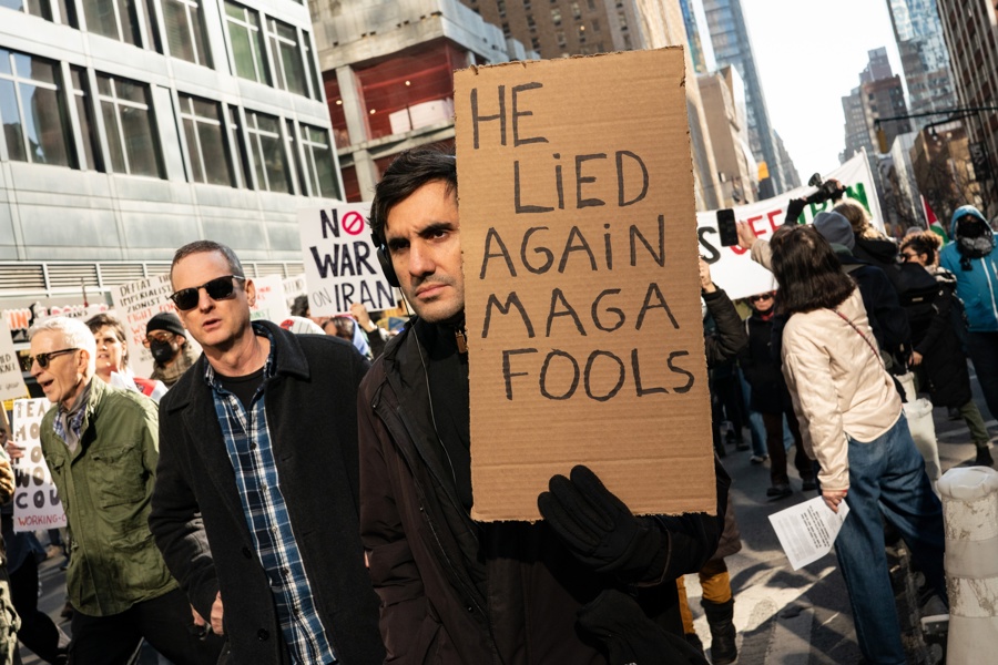 Ataque a Irán abre a Trump un cisma en el mundo MAGA