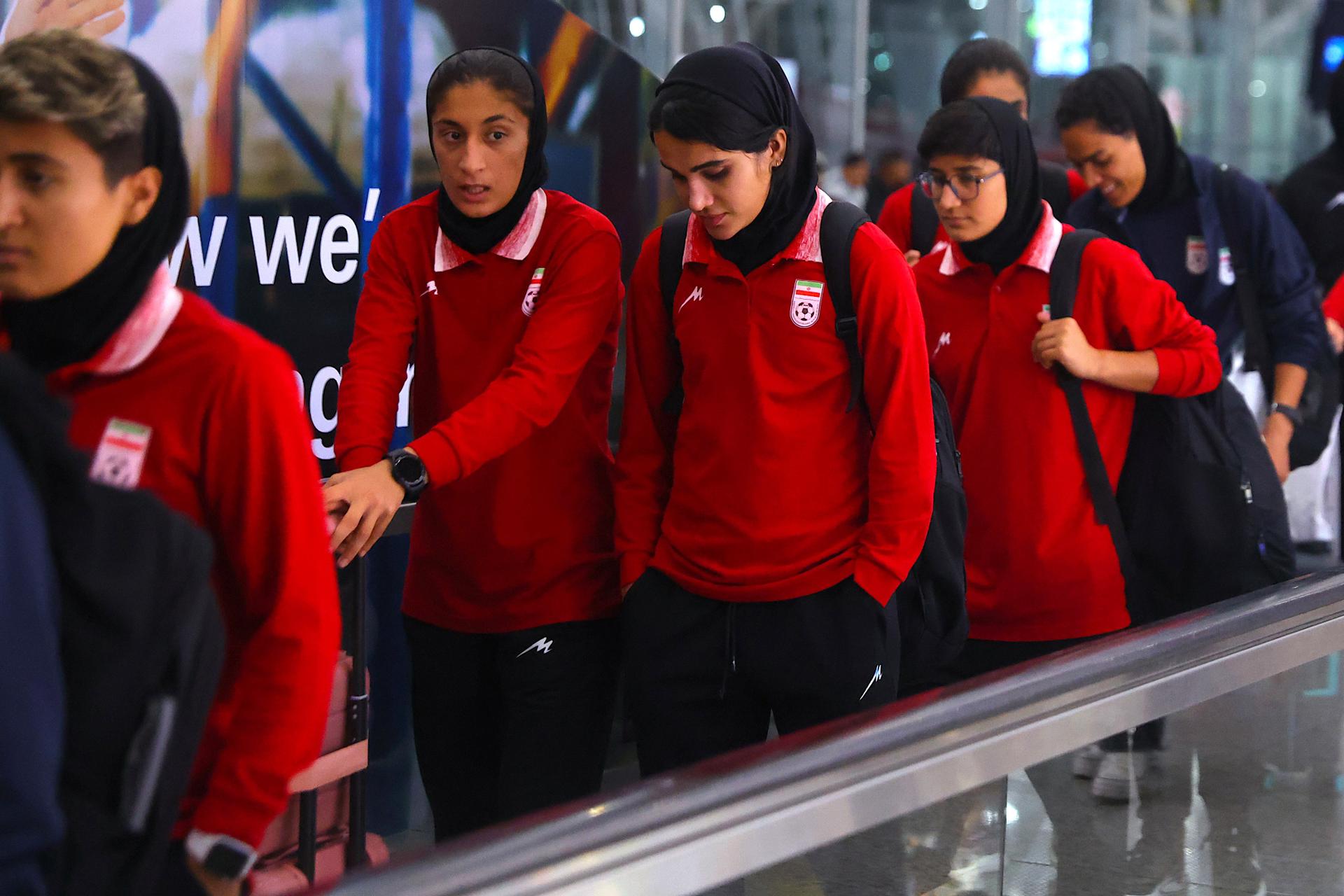 Selección femenina iraní sigue en hotel de Kuala Lumpur