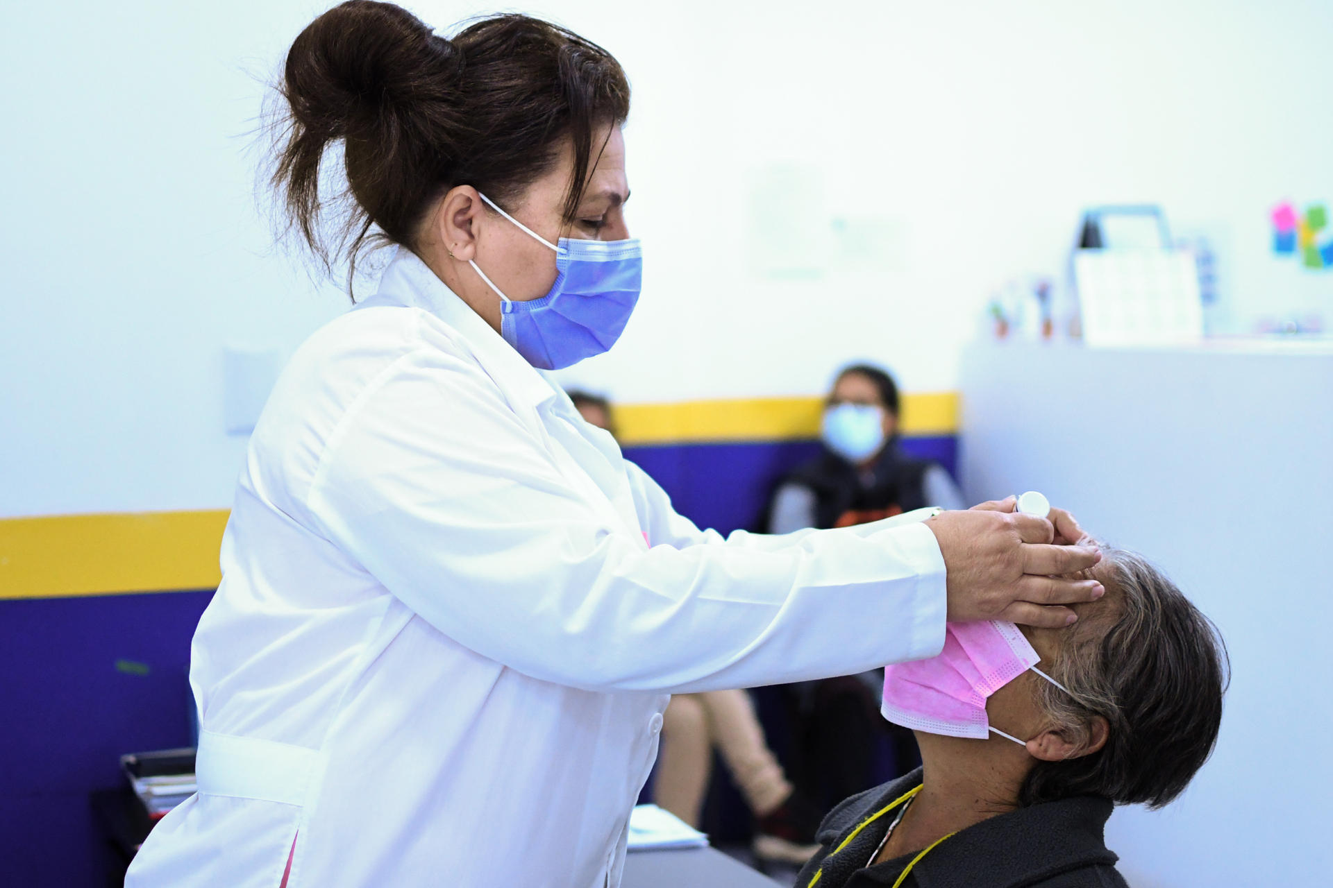 Médicos cubanos en Guatemala dejarán de atender pacientes tras 28 años de cooperación