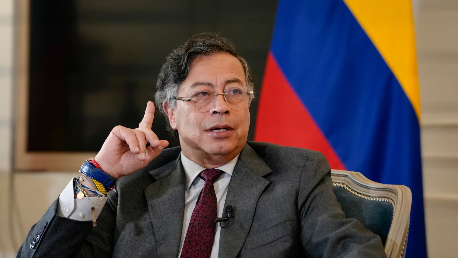 Hay 27 cuerpos calcinados por los bombardeos de Ecuador en frontera colombiana, asegura Petro