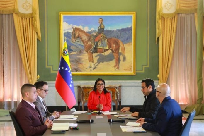 Reducen presencia militar en nuevo gabinete chavista de Delcy Rodríguez