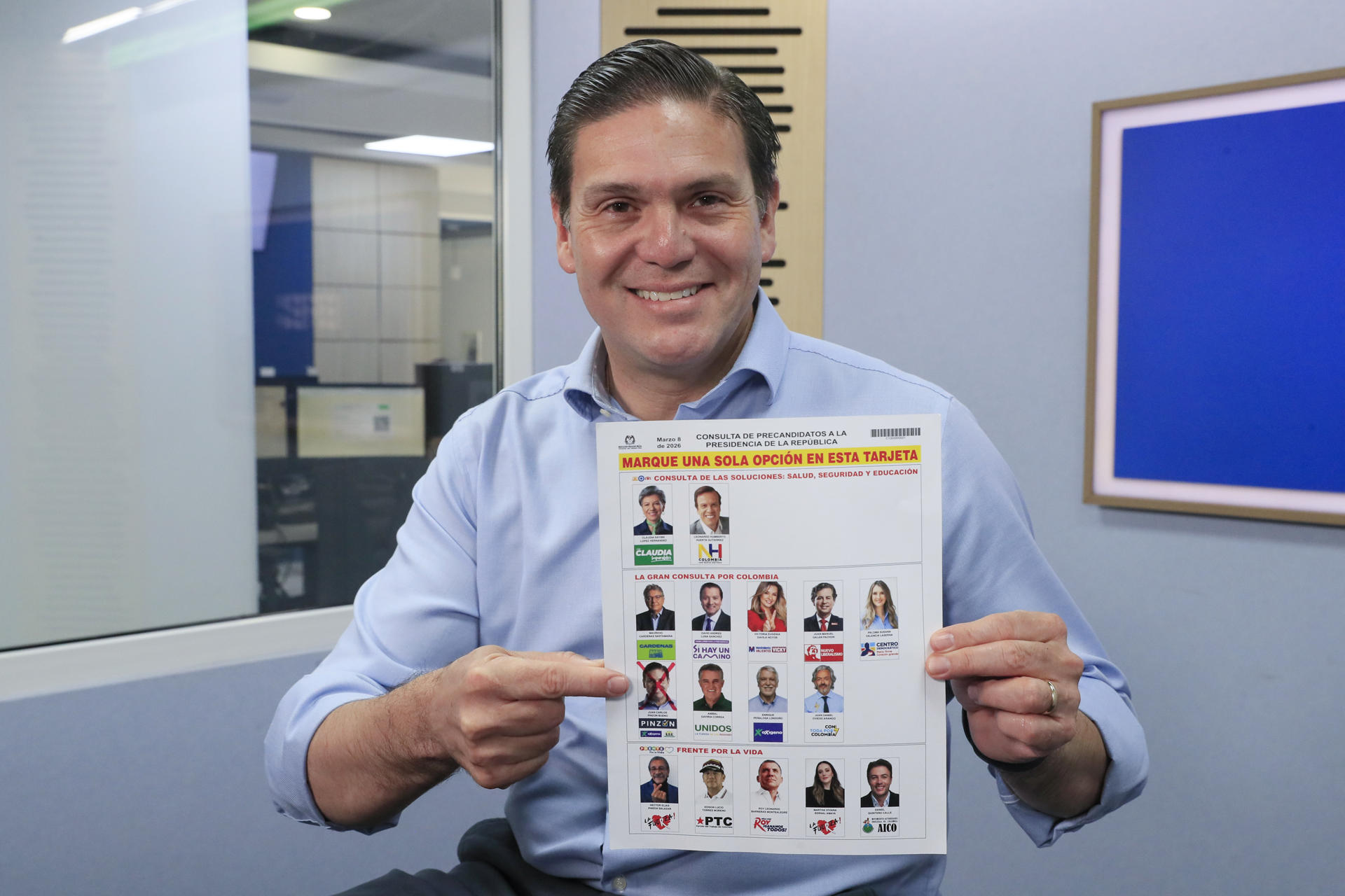 Juan Carlos Pinzón se presenta como la opción anticaos en la carrera presidencial colombiana