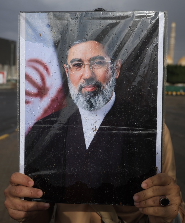 Líder supremo iraní Mojtaba Jamenei fue trasladado a Moscú para cirugía tras resultar herido